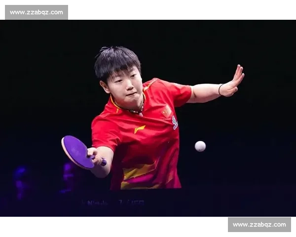 苦练基本功!这位小将的一字马削球震惊全场 苦练基本功!这位小将的一字马削球震惊全场